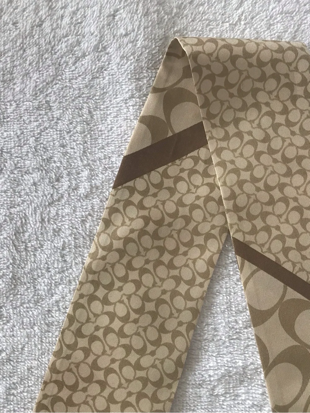 COACH Signature C 100 % Silk Skinny Brown Tan Scarf Twilly